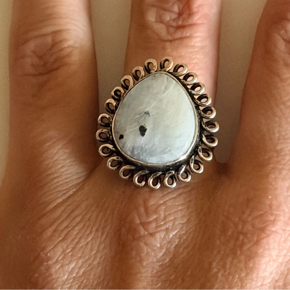 New 925 Sterling Silver Blue Flash Moonstone Uncommon Artisan Uncommon Ring